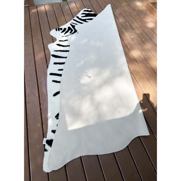 Silhouette Home ~ Extra Large Zebra Shaped Rug * read description * - Picture 4 of 12